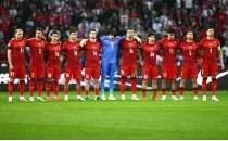 Yazarlardan Milli Tak�m yorumlar�