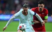Merih Demiral'dan k�rm�z� kart tepkisi: 'Hakem de emin de�ildi'