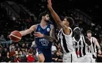 �stanbul derbisinde Anadolu Efes, Be�ikta�'� devirdi!