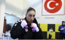 Milli boks�r Filiz'in g�z� Avrupa �ampiyonlu�unda