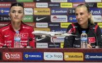 Necla G�ng�r K�ragas�: '�lklerin tak�m� olmak istiyorlar'