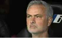 Mourinho kendini tuttu! Ma� sonu karar�n�n gerek�esi dikkat �ekti