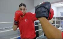 Milli boks�r Buse Nur d�nya �ampiyonlu�u i�in ringe ��kacak