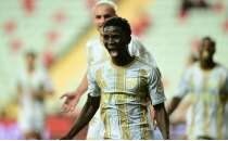 Kayserispor, Antalya'da �ov yapt�!