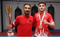 Milli kick boks�u Berat, d�nya �ampiyonlu�u hayalini ger�ekle�tirdi�i i�in gururlu
