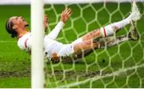 Leroy Sane'ye sert ele�tiri: 'Terbiyesiz �ekilde bak�yor!'