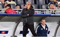 Fenerbah�e trib�nlerinde '�smail Kartal istifa' tezah�ratlar�