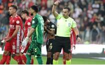 Samsunspor'dan hakem kararlar�na sert tepki: 'Kara bir gece!'