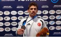 Milli g�re��i Y�ksel Sar��i�ek, d�nya ikincisi oldu