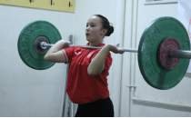 Milli halterci Asel �enel'in hedefi yeni ba�ar�lara imza atmak