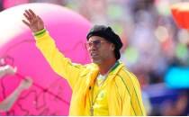Ve Ronaldinho, sahaya ��k�yor!