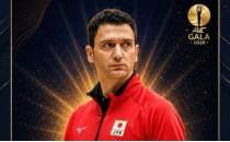 Ferhat Akba� y�l�n ba�antren�r� se�ildi
