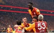 Galatasaray'da y�ld�z oyuncu yol ayr�m�nda