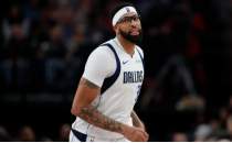 Mavericks, AD i�in Raptors ve Hawks ile yeniden g�r���yor