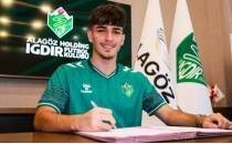 I�d�r FK, 4 futbolcuyu kadrosuna katt�