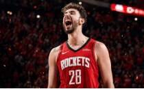 Alperen'i vurdular, pes etmedi! Houston kazand�