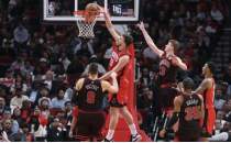 Alperen ve Durant'in �nderli�inde Rockets, Bulls'u devirdi