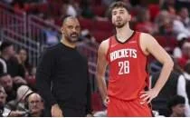 Ime Udoka'dan Alperen �eng�n'�n savunmas�na ele�tiri