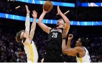 NBA'de Rockets, Alperen �eng�n'�n ma� kazand�ran basketiyle Warriors'� yendi