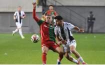 Altay'da Emre'den profesyonel imza