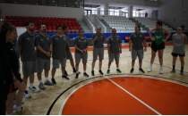 20 Ya� Alt� �mit K�z Basketbol Milli Tak�m�'n�n Avrupa �ampiyonas� haz�rl�klar� s�r�yor