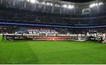 Be�ikta� trib�nlerinden pankartl� mesaj