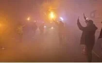 Fenerbah�eli taraftarlardan Avrupa d�n��� co�kulu destek