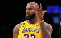 LeBron James, Lakers'a ayr�l�k karar�n� bildirdi