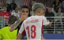 Yeni kural uyguland�! Paraguay'a k�rm�z� kart!