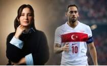 Hakan �alhano�lu'nun e�inden ele�tirilere tepki!