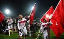 �zledi�imizde hala co�turan, duyguland�ran milli ma�lar!