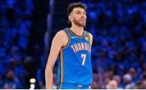 Holmgren'�n kontrat�, All-NBA ba�ar�s�na ra�men de�i�meden kald�