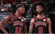 Coby White ve Ayo Dosunmu, takas g�r��melerinin merkezinde