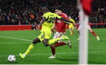 Cherif �vg�leri toplad�!