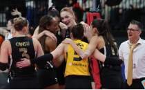 Vak�fBank, play-off'un ilk ma��nda Eczac�ba��'n� ma�lup etti!