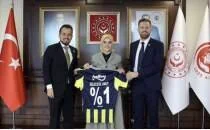 Fenerbah�e'den Bakan Mahinur �zdemir G�kta�'a ziyaret