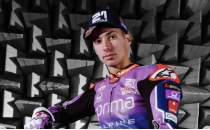 MotoGP tarihindeki ilk T�rk s�r�c� Toprak, sahneye ��k�yor