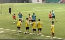 Futbol turnuvas� i�in gittiler, Katar'da mahsur kald�lar