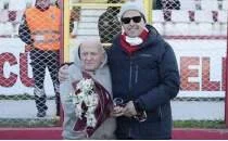 Altay taraftar�na hediye veremedi