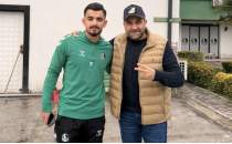 Sakaryaspor 5 futbolcuyu renklerine ba�lad�