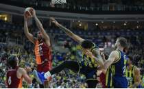 Galatasaray'dan derbi sonras� hakemlere sert tepki