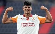 Arda �nyay'a b�y�k �vg�! 'T�rk futboluna �ok �ey katacak'