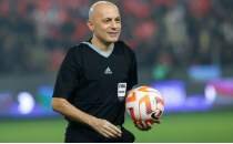 C�neyt �ak�r: 'Yapt���m i�ten �ok mutluyum'