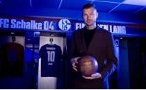 Schalke'de Edin Dzeko'ya b�y�k �vg�!