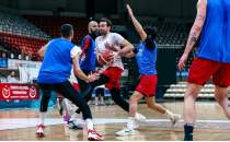 Gaziantep Basketbol zirveden inmek istemiyor