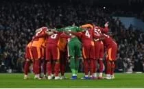 Yazarlardan Galatasaray yorumlar�