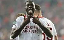 Samsunspor'da Mouandilmadji kariyer sezonunu ya�ad�!