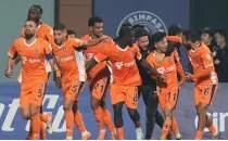 Formda Ba�ak�ehir, evinde Rize'ye kar��