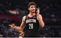 Alperen �eng�n'den triple double!