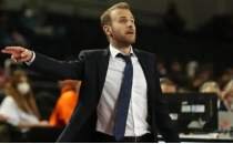 Kar��yaka'da ba�antren�r Candost Volkan ile yollar ayr�ld�